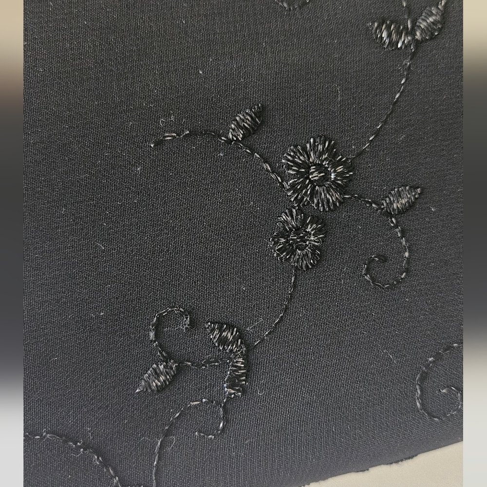 Liz Claiborne Black Embroidered Clutch Bag With Shoulder Strap - Picture 9 of 9